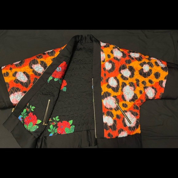 ✨🌟KENZO reversible flower/cheetah Kimono jacket🌟✨ - Picture 8 of 9